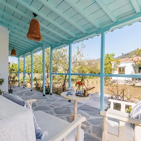 בית נופש Amaranthos Garden Retreat סקופלוס טאון