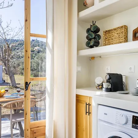 Vakantiehuis Amaranthos Garden Retreat