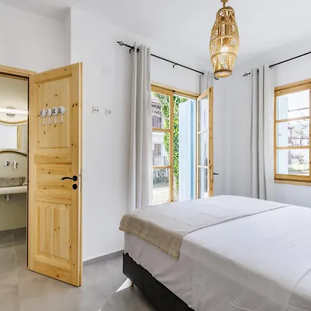 Holiday home Amaranthos Garden Retreat