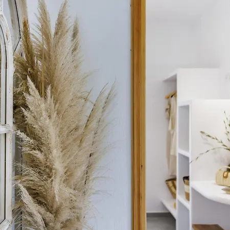 Vakantiehuis Amaranthos Garden Retreat *