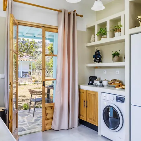 Amaranthos Garden Retreat Дом отдыха