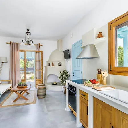 Дом отдыха Amaranthos Garden Retreat