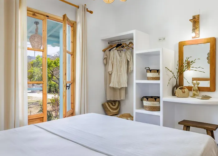 בית נופש Amaranthos Garden Retreat