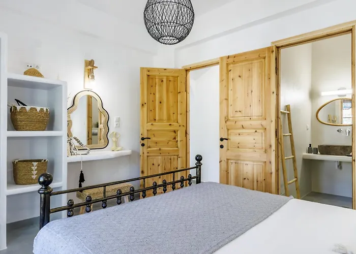 Amaranthos Garden Retreat בית נופש