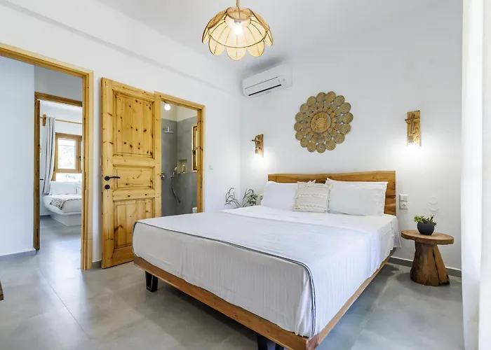 בית נופש Amaranthos Garden Retreat *