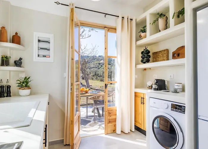 Amaranthos Garden Retreat