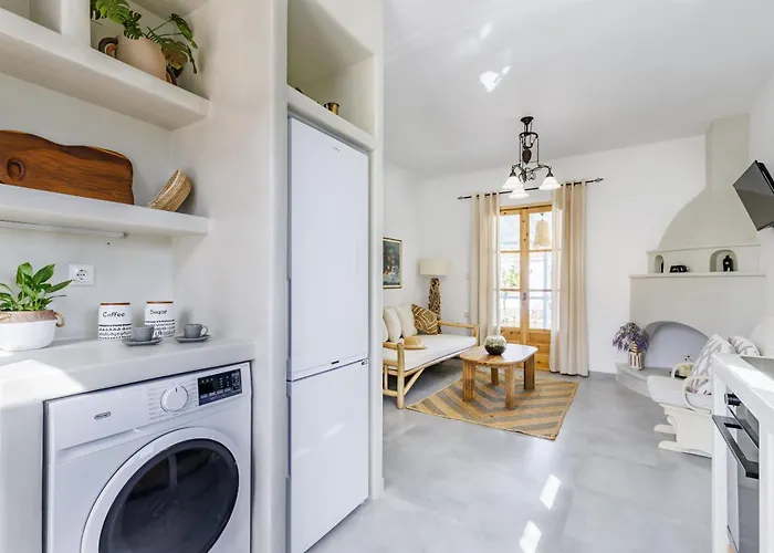 Amaranthos Garden Retreat בית נופש