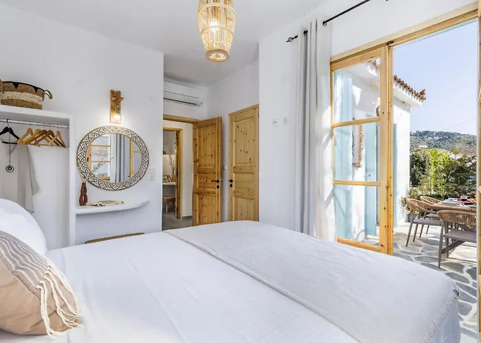 בית נופש Amaranthos Garden Retreat סקופלוס טאון