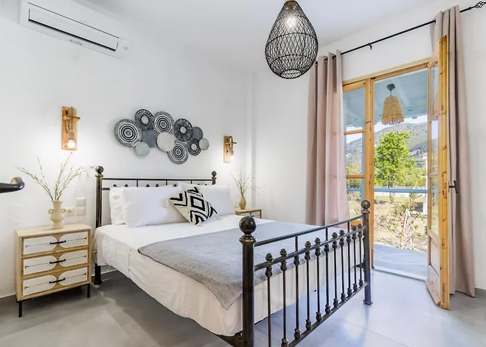 Amaranthos Garden Retreat בית נופש *