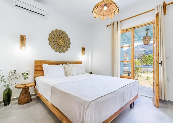 Amaranthos Garden Retreat בית נופש *