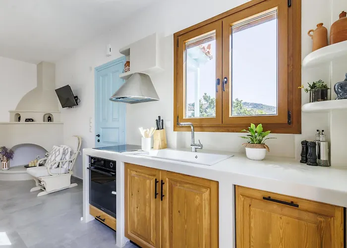 בית נופש Amaranthos Garden Retreat *