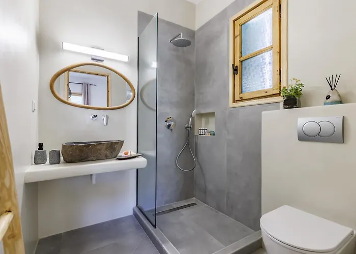 בית נופש Amaranthos Garden Retreat