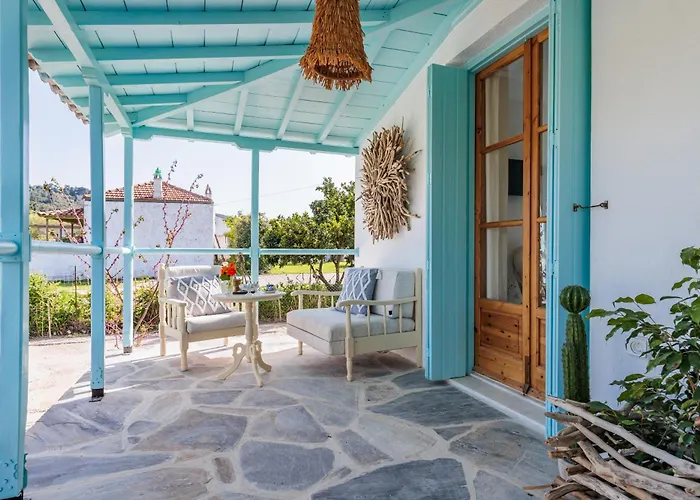 בית נופש Amaranthos Garden Retreat סקופלוס טאון